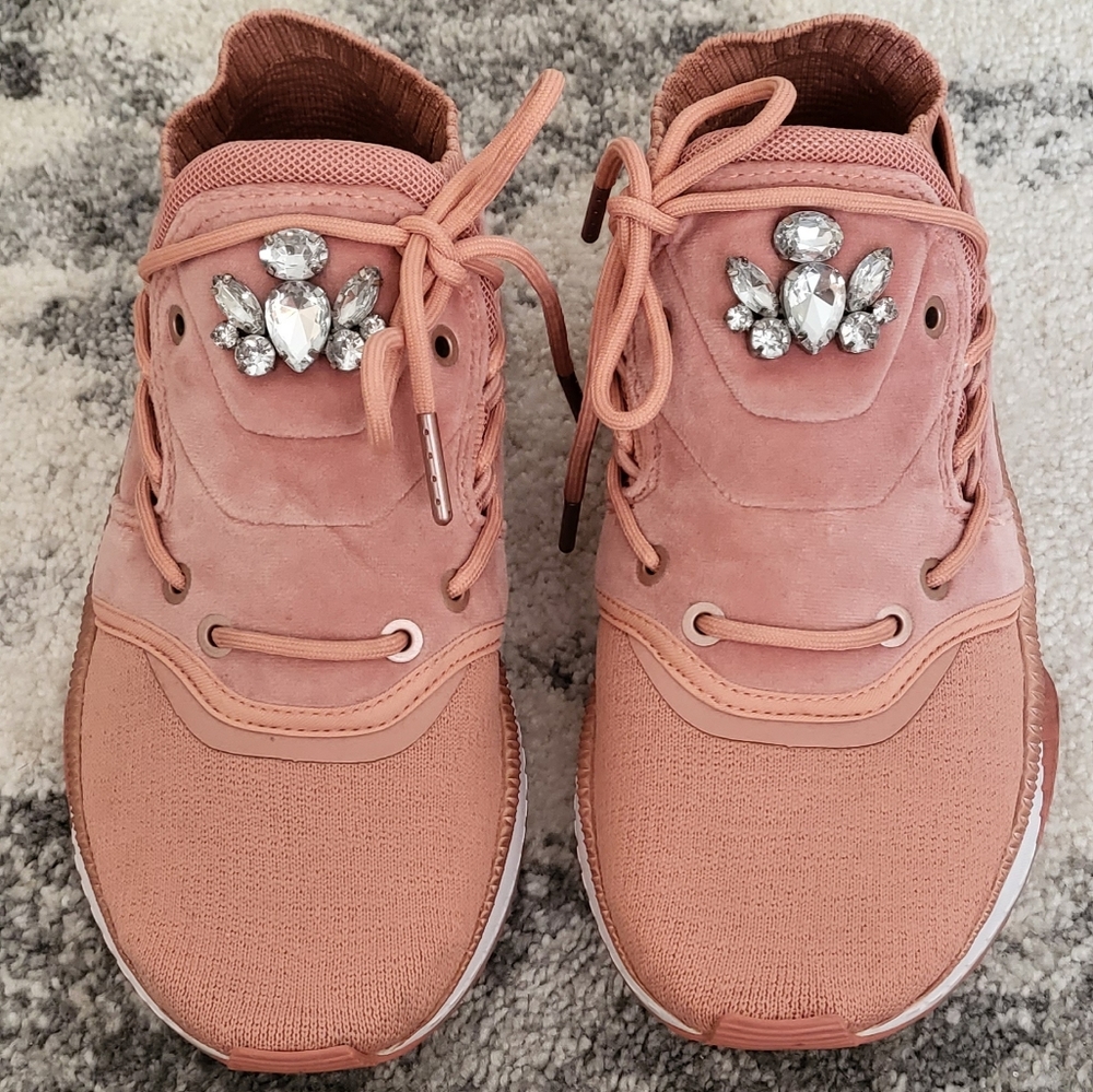 Womens Pink Puma IGNITE sneakers